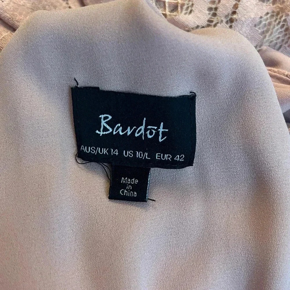 Bardot Tierred Lace Dress - Picture 7 of 8